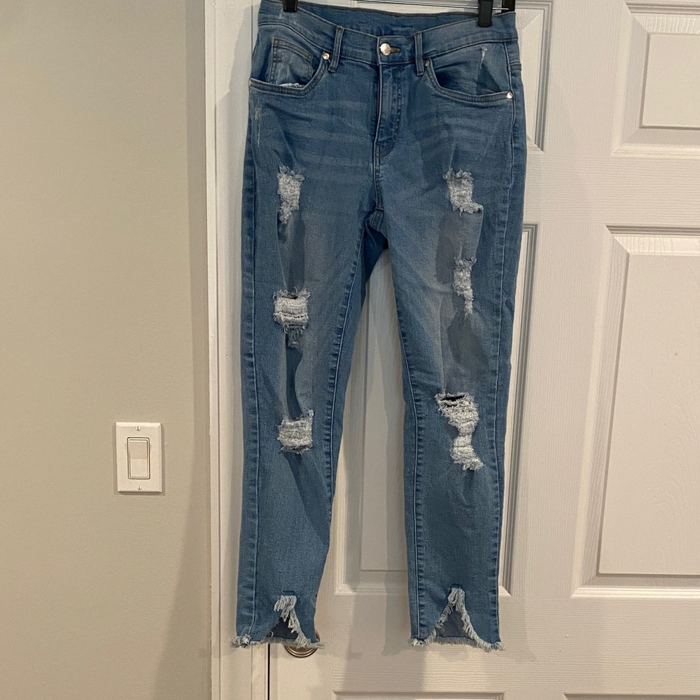 VENUS Distressed Ankle Jeans in Blue